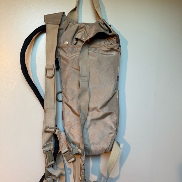 Camo Camelback Water Backpack - Picture 2 of 2